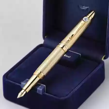 Master Craftsman Fountain Pen with exotic wood featuring handcrafted details and traditional artisan techniques from Mumbai workshop